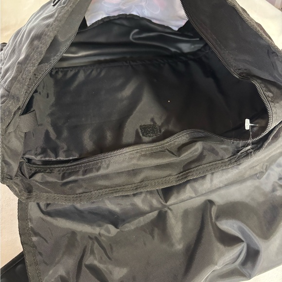 L.L. Bean Black and Multicolor Graphic Messenger Bag - Picture 4 of 7